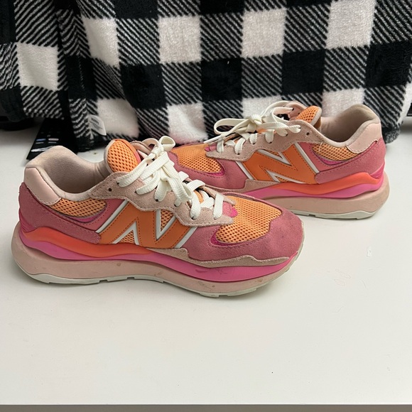 New Balance 57/40 shoes - Picture 7 of 8